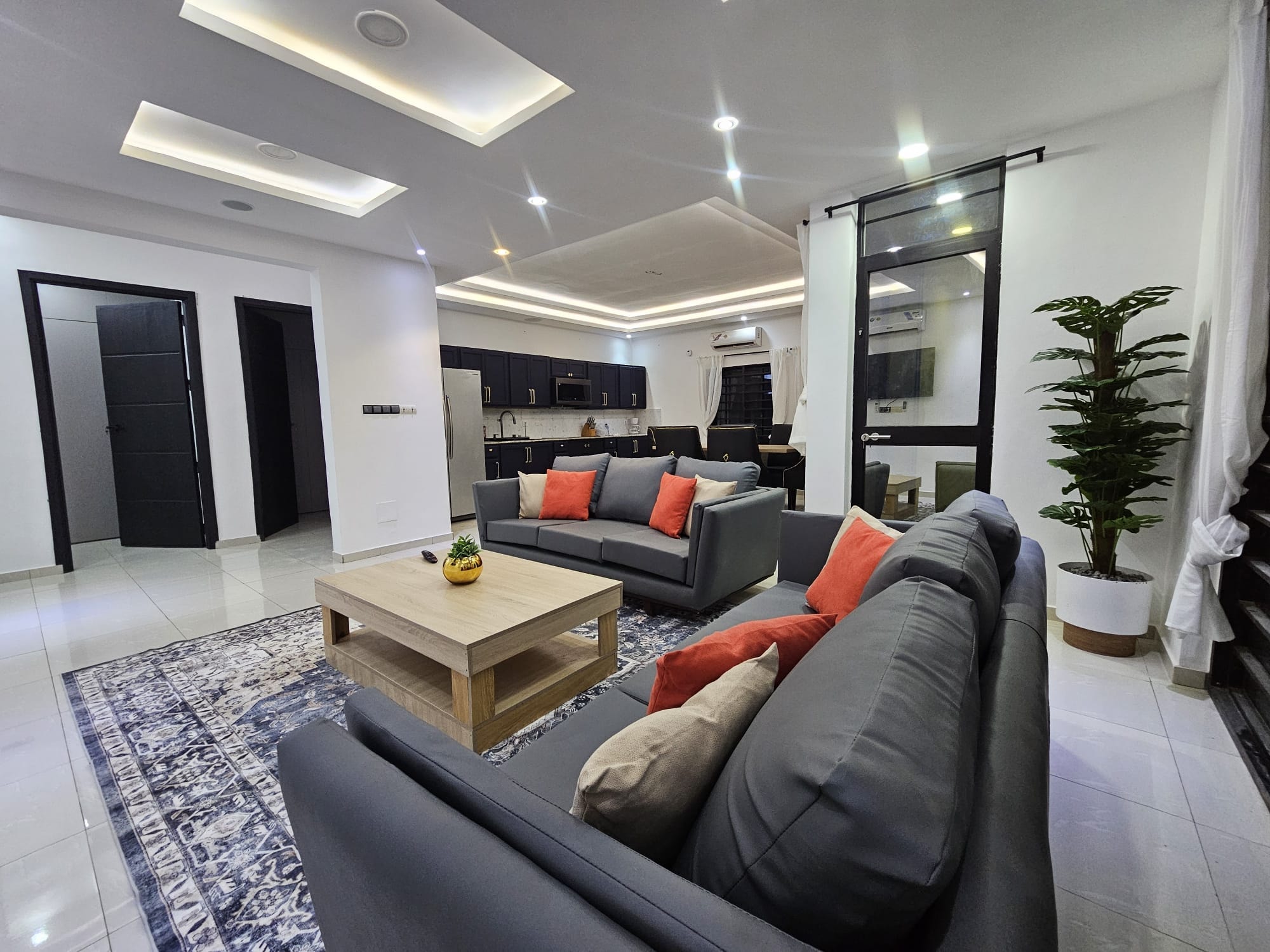 Deluxe 2-Bedroom Suite